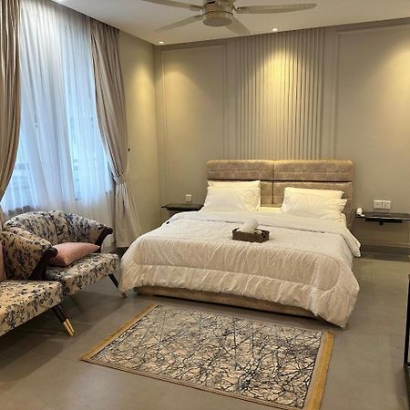 Hotel La Orilla Muzaffarabad Buitenkant foto