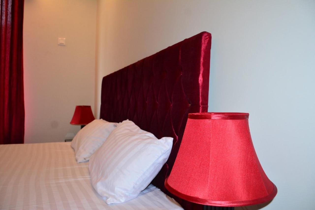 Hotel La Orilla Muzaffarabad Buitenkant foto