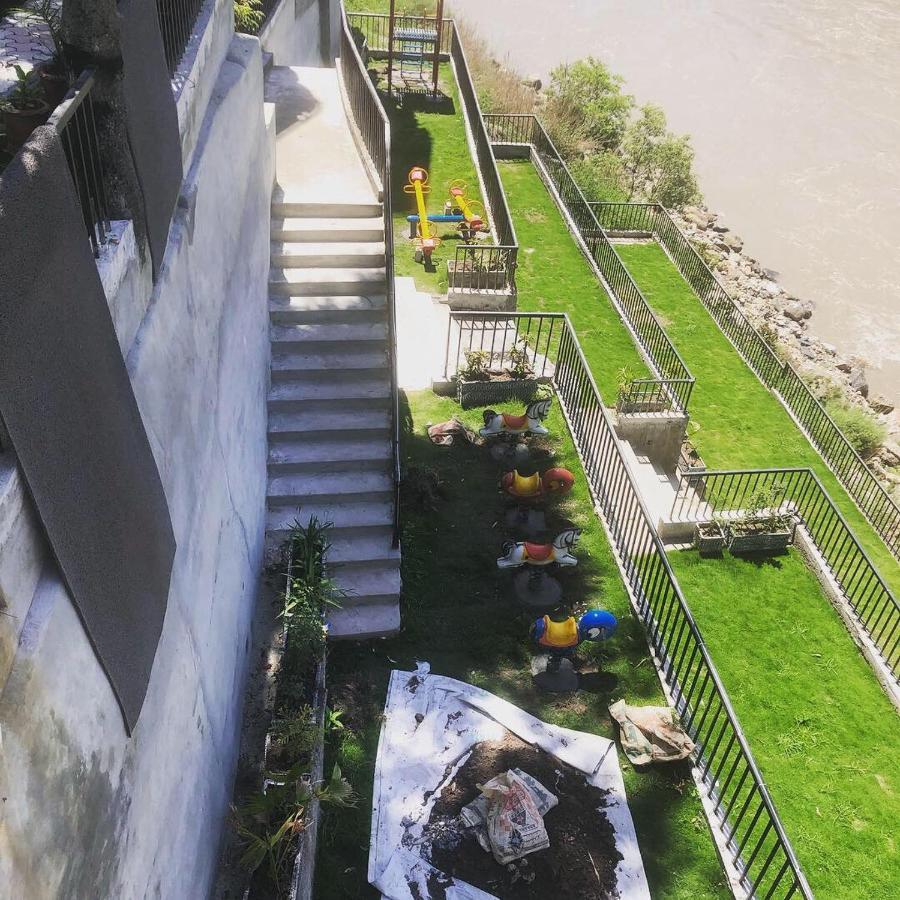 Hotel La Orilla Muzaffarabad Buitenkant foto