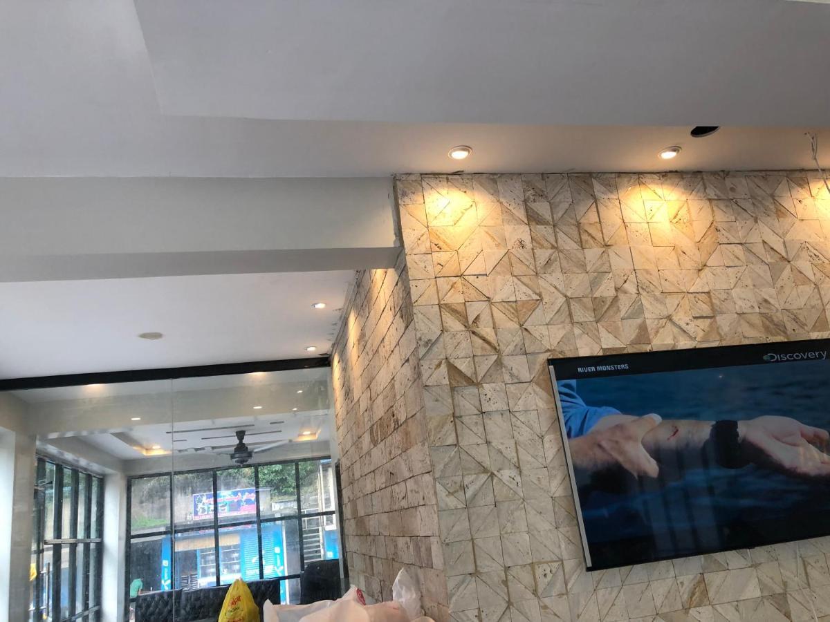 Hotel La Orilla Muzaffarabad Buitenkant foto