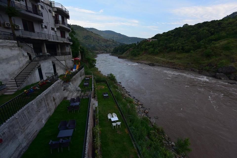 Hotel La Orilla Muzaffarabad Buitenkant foto