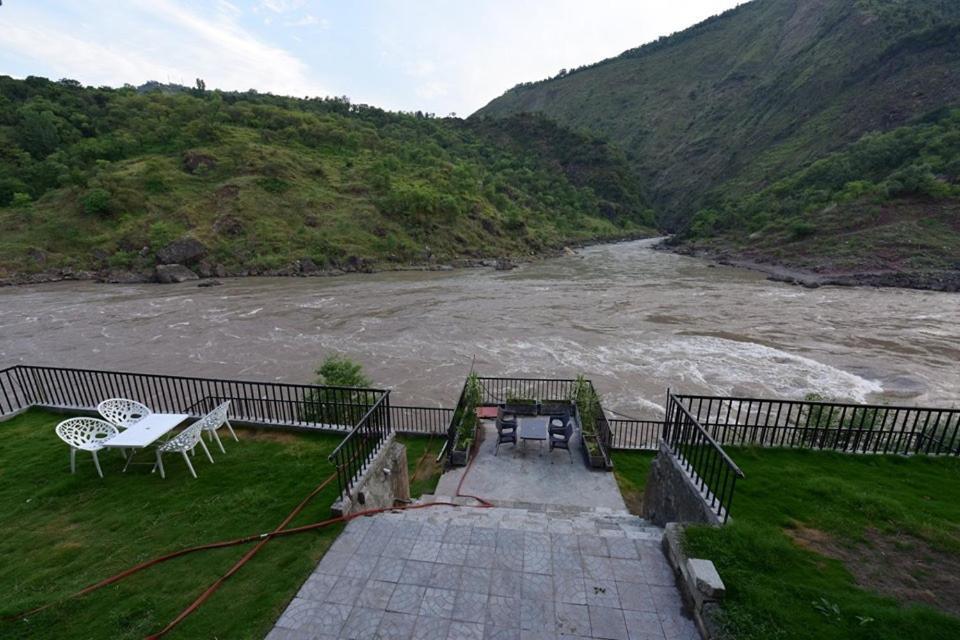 Hotel La Orilla Muzaffarabad Buitenkant foto