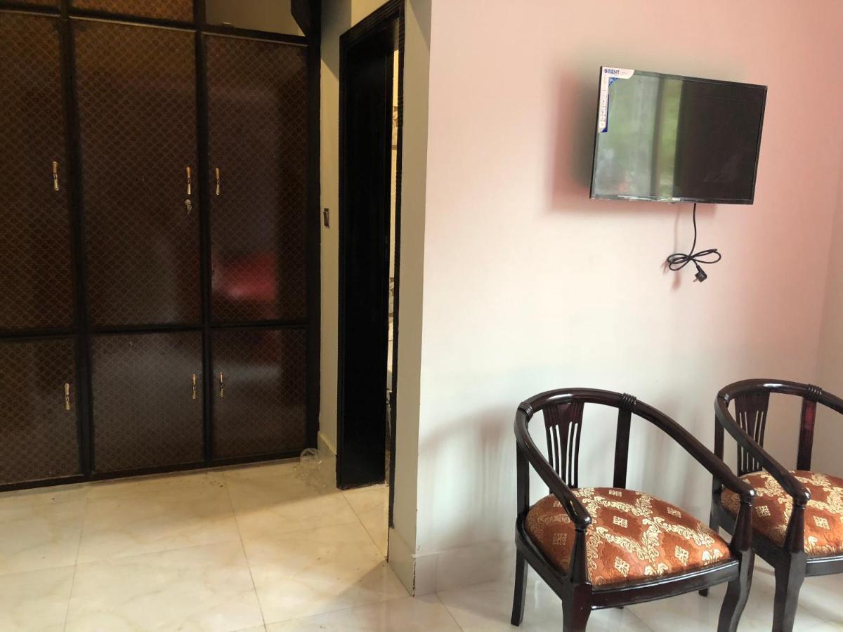 Hotel La Orilla Muzaffarabad Buitenkant foto