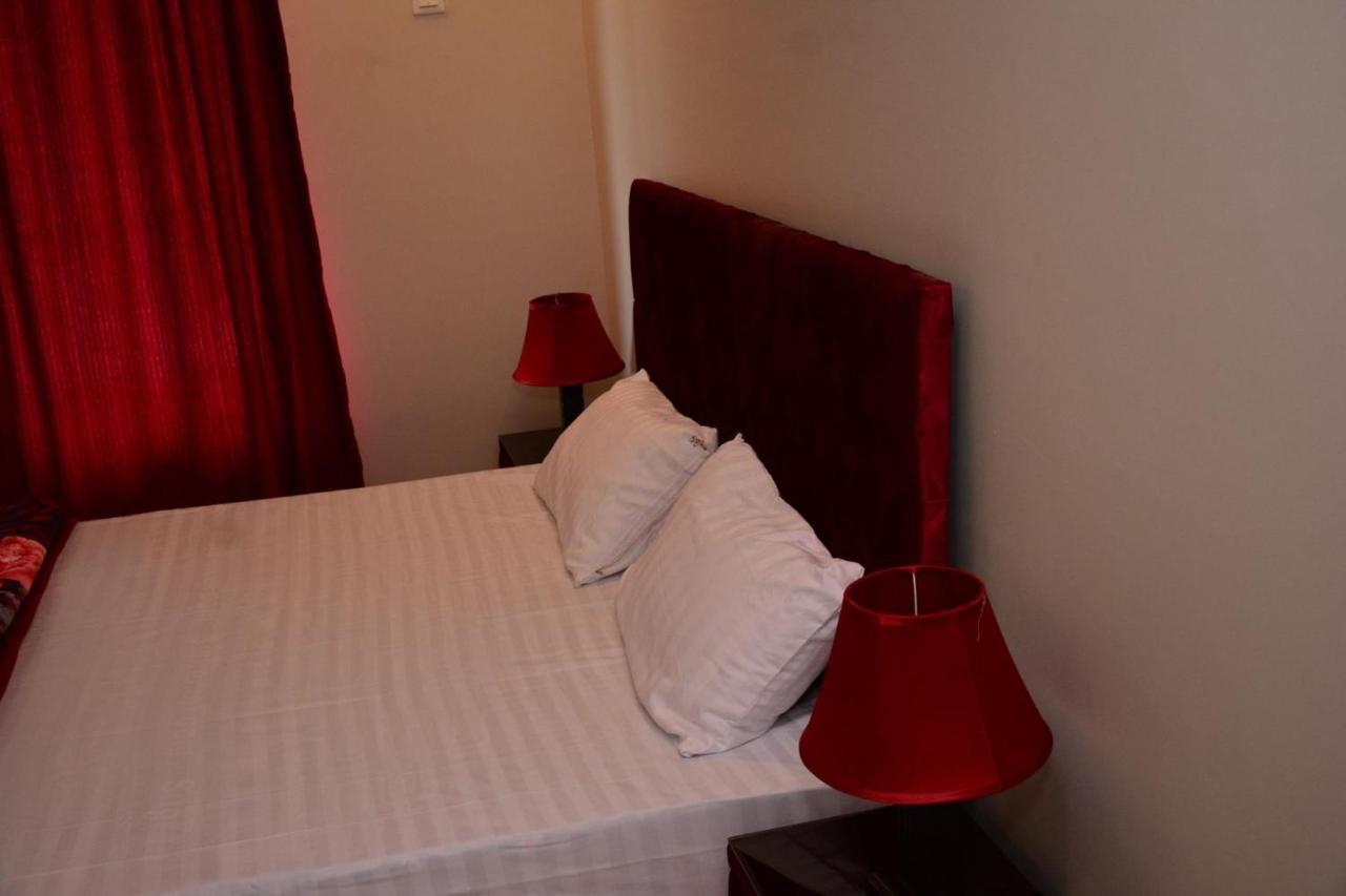 Hotel La Orilla Muzaffarabad Buitenkant foto