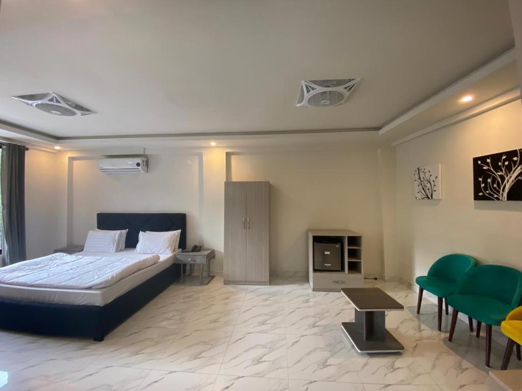 Hotel La Orilla Muzaffarabad Buitenkant foto