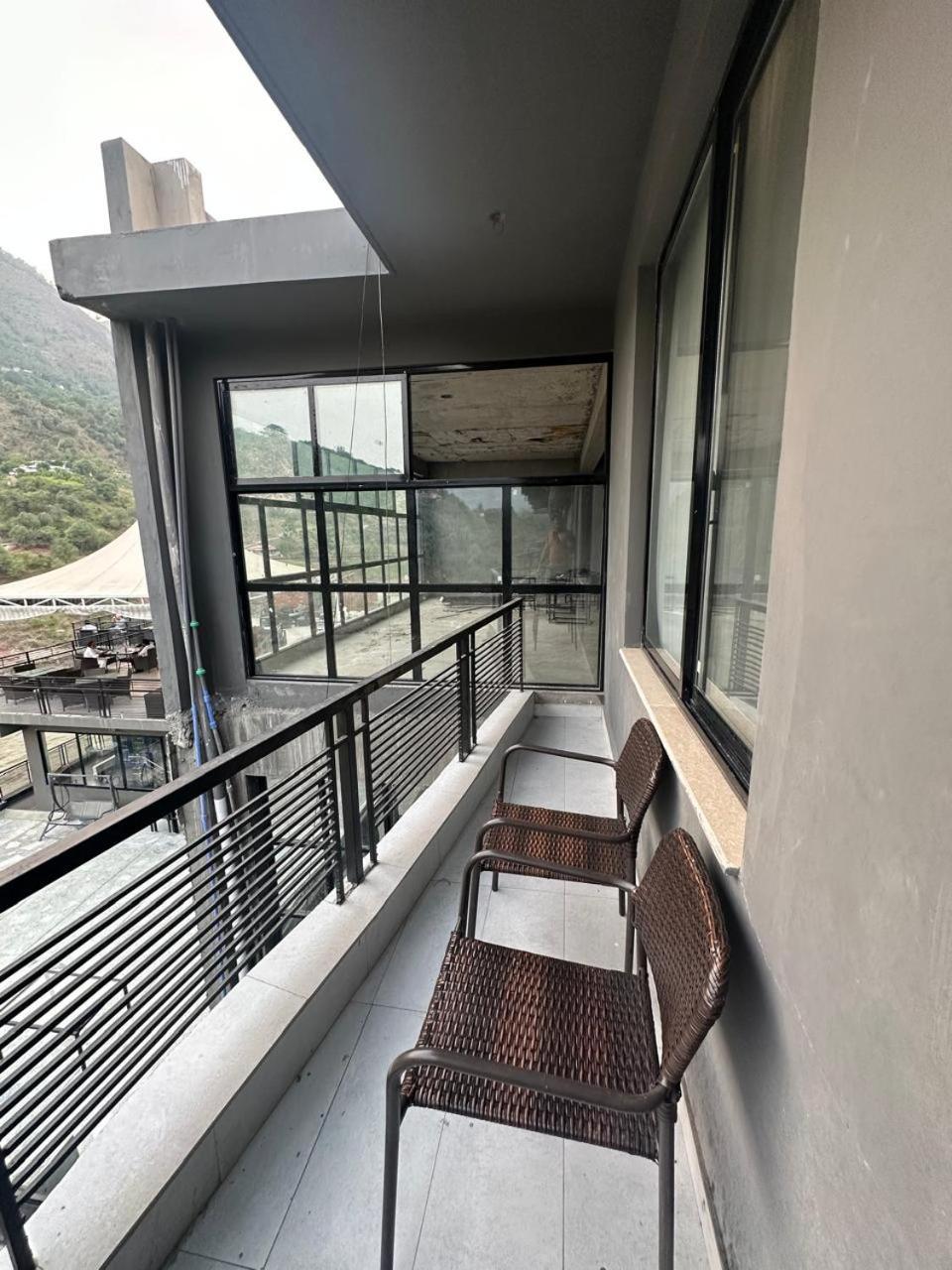 Hotel La Orilla Muzaffarabad Buitenkant foto