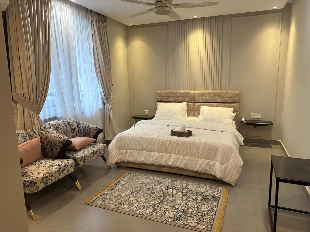 Hotel La Orilla Muzaffarabad Buitenkant foto